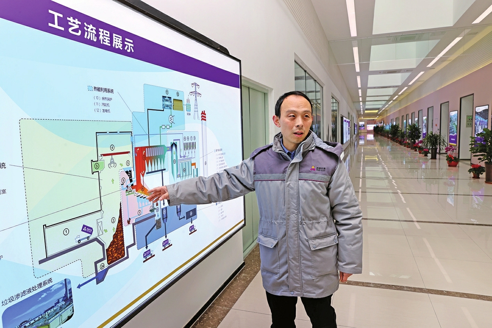 ������ɽ����ȼ�շ�����Ŀ��ȼ��Լ1500�֣����������귢��2�ڶȣ�����������֪���6�򻧼�ͥһ����õ� ����ȼ�� ��������