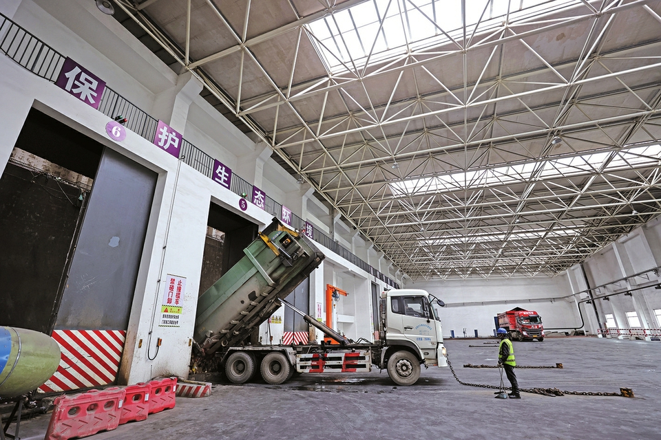 ������ɽ����ȼ�շ�����Ŀ��ȼ��Լ1500�֣����������귢��2�ڶȣ�����������֪���6�򻧼�ͥһ����õ� ����ȼ�� ��������